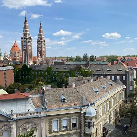 Breathtaking View Bestern Апартаменты Сегед